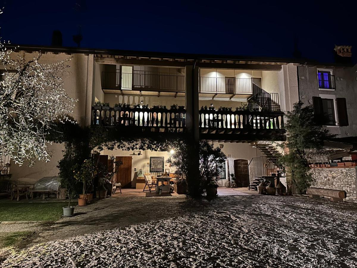 Corte Vallio Desenzano del Garda Exterior foto