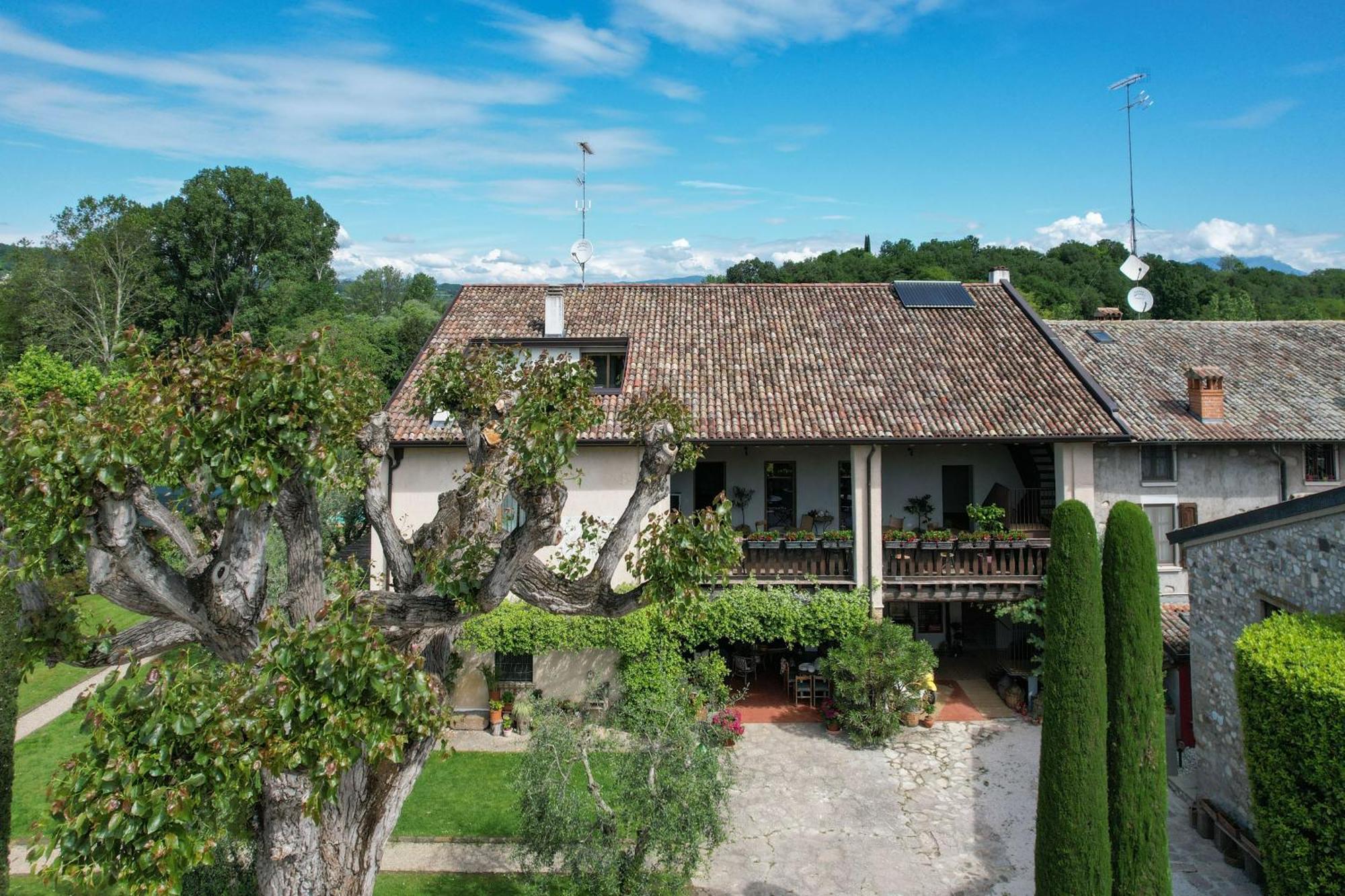 Corte Vallio Desenzano del Garda Exterior foto
